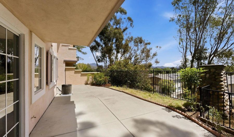 12041 Tivoli Park Row, San Diego, CA 92128 - 2 Beds, 2 Bath