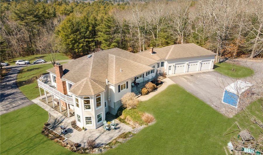 160 Kingston Rd, Exeter, RI 02822 - 3 Beds, 4 Bath