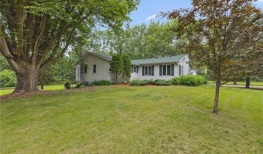 8685 79th St NW, Annandale, MN 55302 - 4 Beds, 2 Bath
