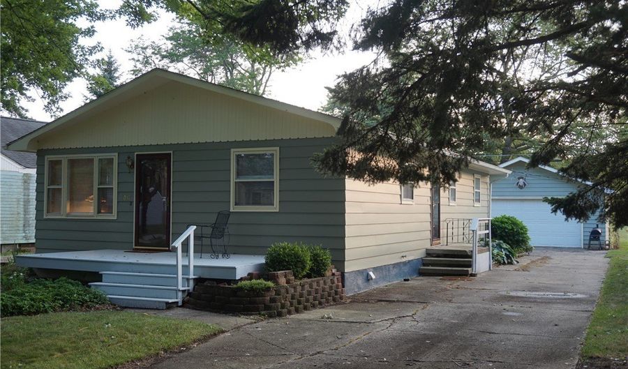 1037 Elk Dr, Ashtabula, OH 44004 - 3 Beds, 2 Bath