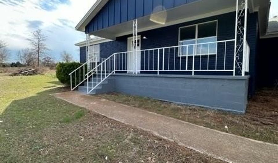 5529 N US Highway 287, Alvord, TX 76225 - 3 Beds, 2 Bath