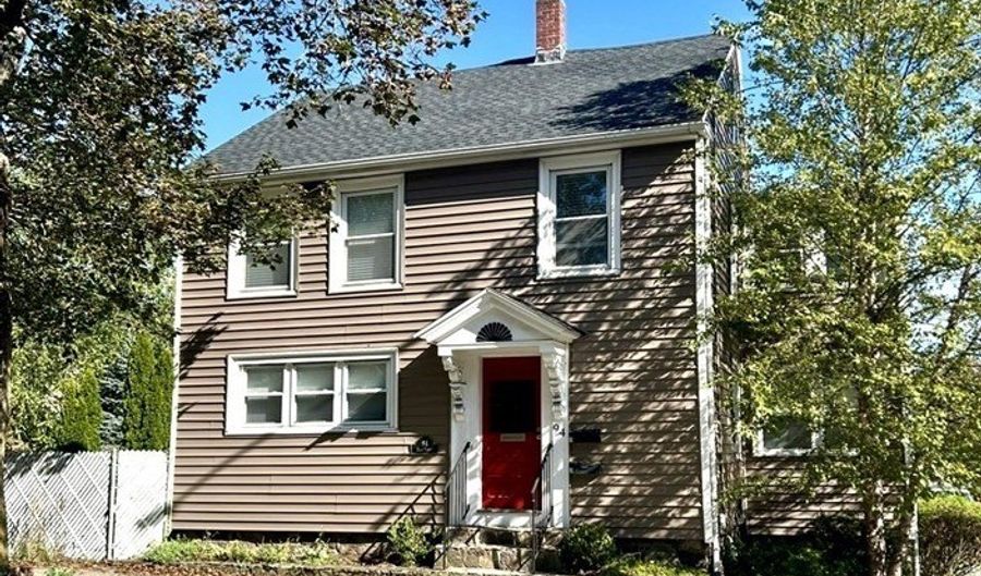 94 Hale St 1, Beverly, MA 01915 - 2 Beds, 1 Bath