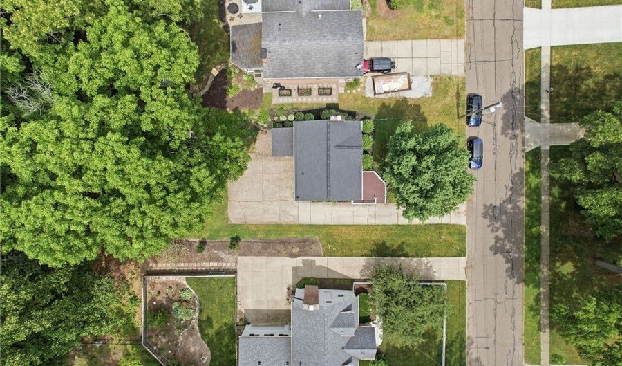 858 Cliffside Dr, Akron, OH 44313 - 3 Beds, 2 Bath