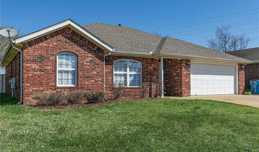 3308 SW Carriageway Ave, Bentonville, AR 72712 - 4 Beds, 2 Bath