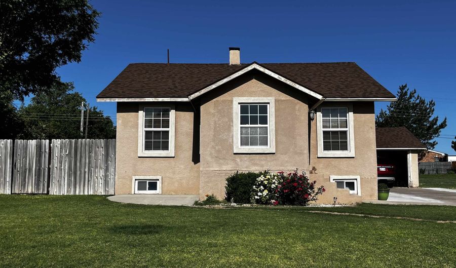 807 Avenue F, Beaver, OK 73932 - 3 Beds, 2 Bath