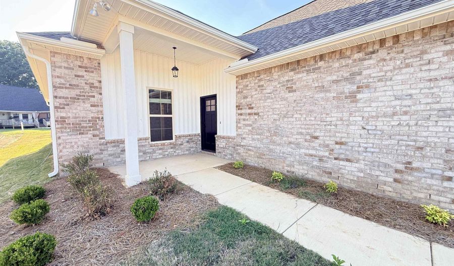 16541 Aspen Ln, Athens, AL 35611 - 3 Beds, 2 Bath