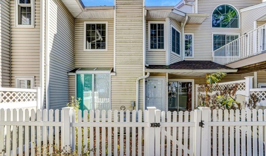 29 Encampment Dr, Bedminster, NJ 07921 - 2 Beds, 2 Bath