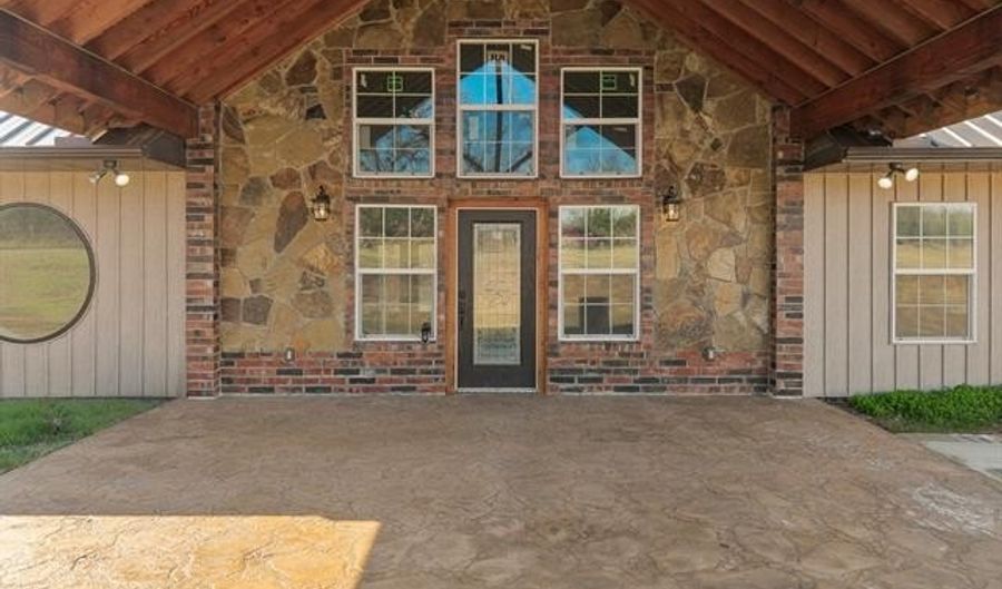 95 Express Rd, Ardmore, OK 73401 - 3 Beds, 2 Bath