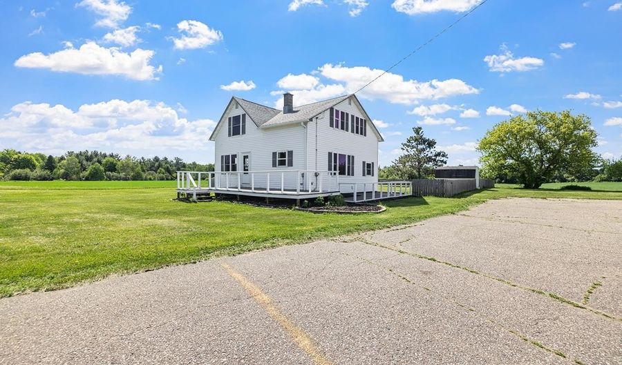 W12213 STATE HIGHWAY 64, Antigo, WI 54409 - 3 Beds, 2 Bath