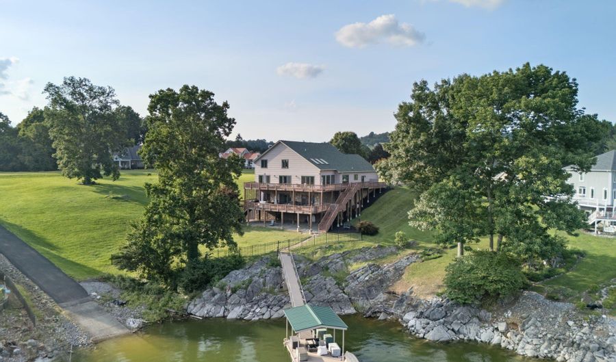 21580 Moonlight Bay Rd, Abingdon, VA 24211 - 4 Beds, 3 Bath