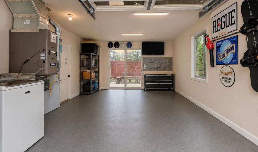 669 NE Lafayette Ave, Bend, OR 97701 - 4 Beds, 2 Bath