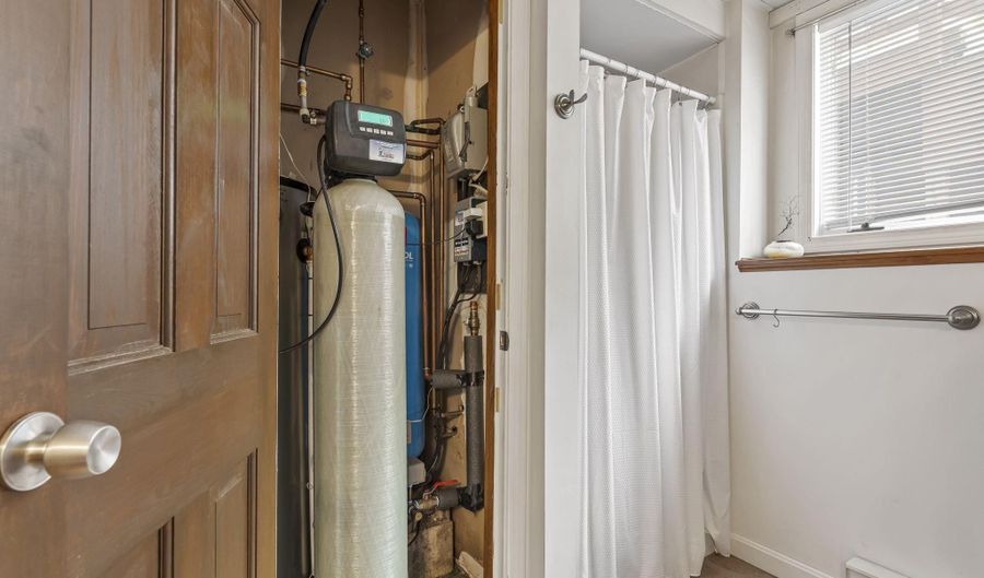 27 S Bow Rd, Bow, NH 03304 - 3 Beds, 2 Bath