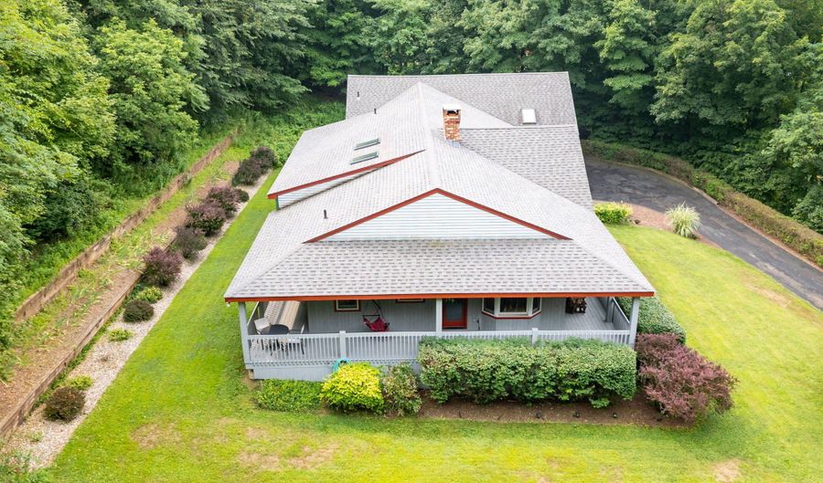 335 Toll Gate Rd, Berlin, CT 06037 - 4 Beds, 3 Bath