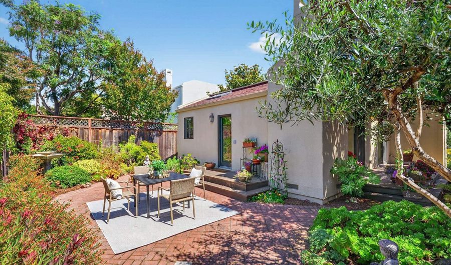 1357 Court St, Alameda, CA 94501 - 3 Beds, 2 Bath