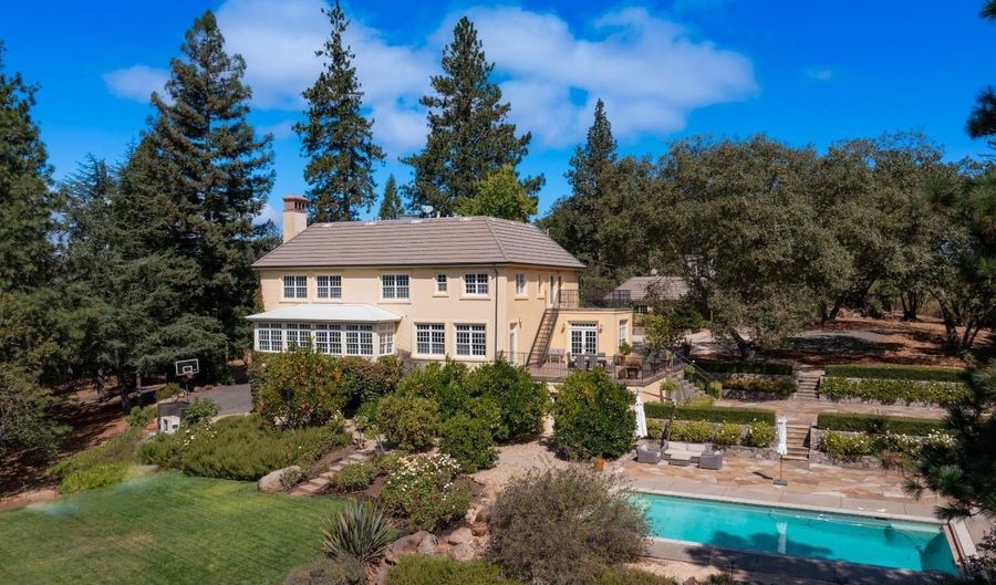 335 Pine Breeze Dr, Angwin, CA 94508 - 5 Beds, 5 Bath