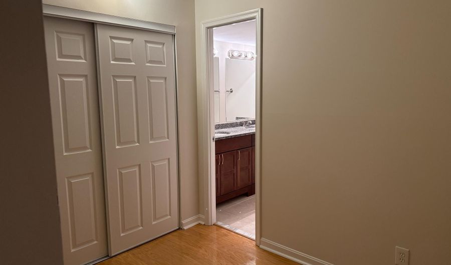 803 N HOWARD St 460, Alexandria, VA 22304 - 2 Beds, 2 Bath