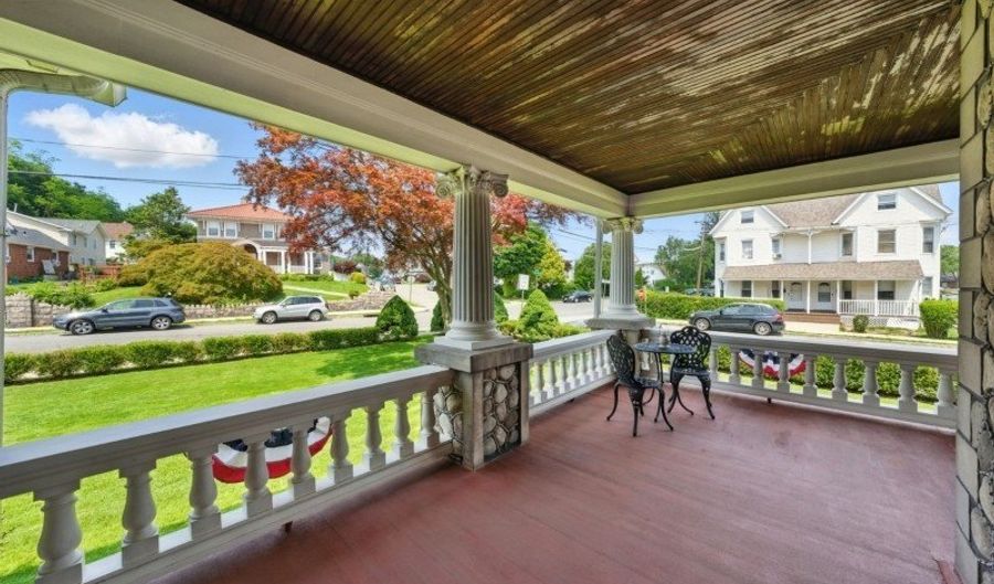 21 Lincoln Ave, Andover, NJ 07801 - 4 Beds, 2 Bath