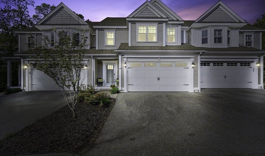 139 Bellwood Cir 139, Bellingham, MA 02019 - 2 Beds, 3 Bath