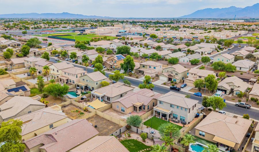 11780 W HOPI St, Avondale, AZ 85323 - 4 Beds, 2 Bath