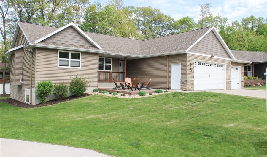 820 Rusty Ct, Altoona, WI 54720 - 5 Beds, 3 Bath
