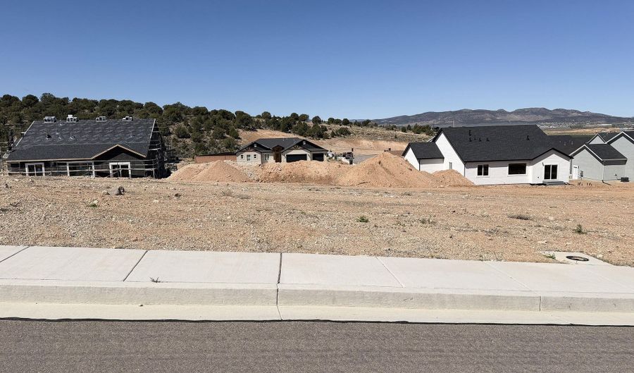 624 S Renze Adams St, Cedar City, UT 84720 - 5 Beds, 4 Bath