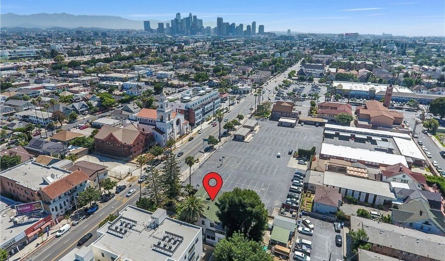 1470 W Adams Blvd, Los Angeles, CA 90007 - 6 Beds, 4 Bath
