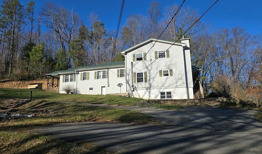 179 Fox Ave, Ansted, WV 25812 - 4 Beds, 3 Bath