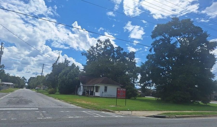 403 S Ware St, Alma, GA 31510 - 2 Beds, 2 Bath