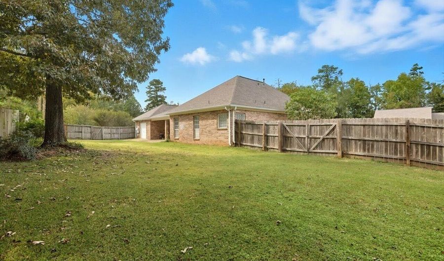 114 Winchester Ln, Brandon, MS 39042 - 3 Beds, 2 Bath