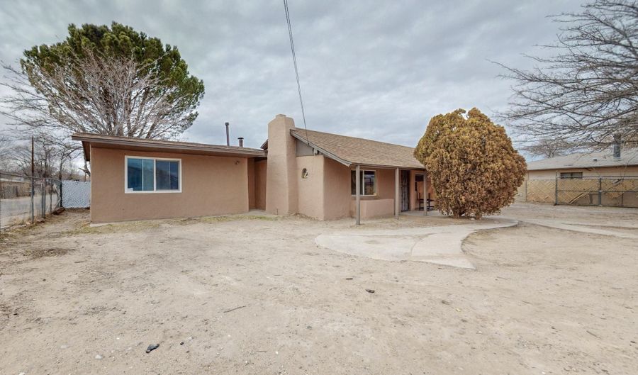 449 Atrisco Dr SW, Albuquerque, NM 87105 - 3 Beds, 2 Bath