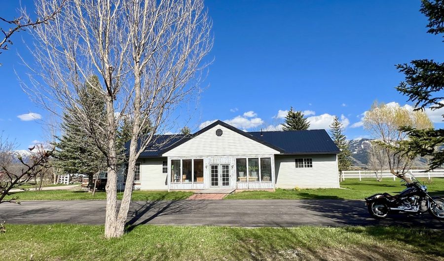 3436 HWY 238, Auburn, WY 83111 - 4 Beds, 3 Bath