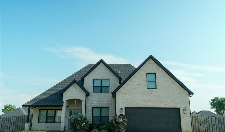1100 Quailridge Way, Bentonville, AR 72713 - 4 Beds, 3 Bath