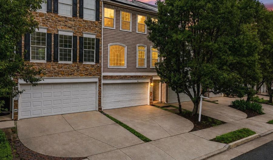 43686 PHELPS Ter, Ashburn, VA 20147 - 3 Beds, 3 Bath