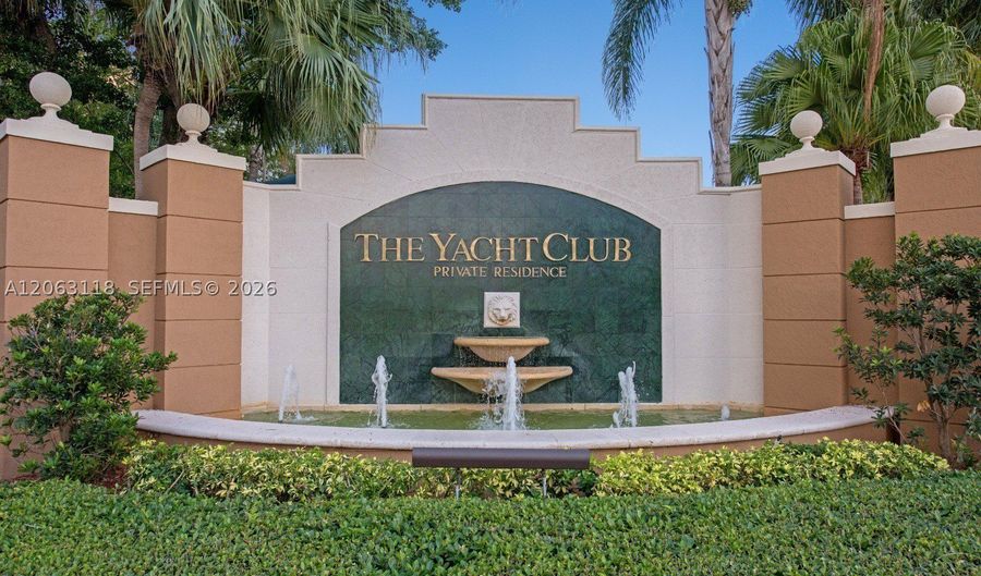 19601 E Country Club Dr 7108, Aventura, FL 33180 - 3 Beds, 2 Bath