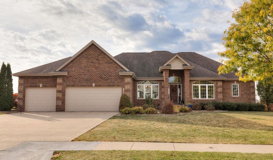 1407 NE 47th St, Ankeny, IA 50021 - 4 Beds, 4 Bath