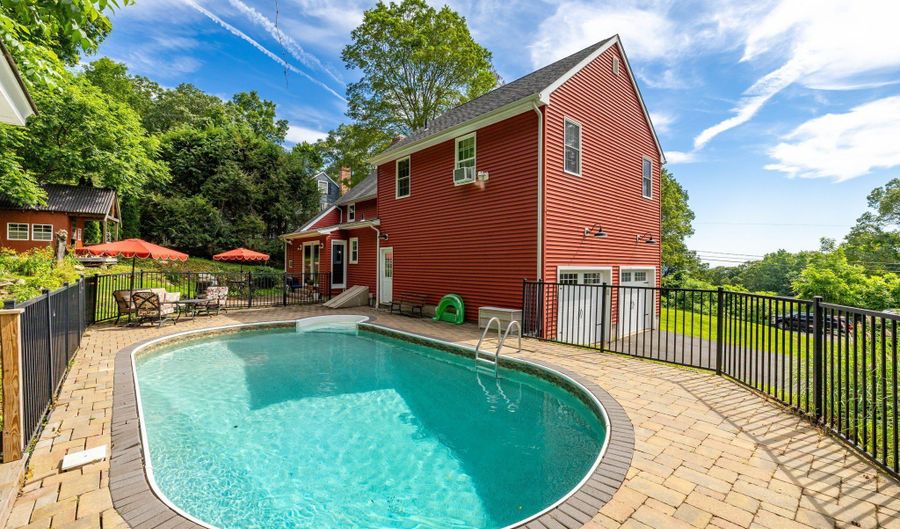26 Skyview Ter, Bristol, CT 06010 - 4 Beds, 3 Bath
