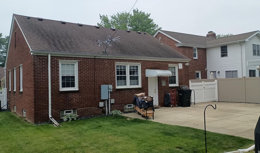 15076 Harrison Ave, Allen Park, MI 48101 - 3 Beds, 2 Bath