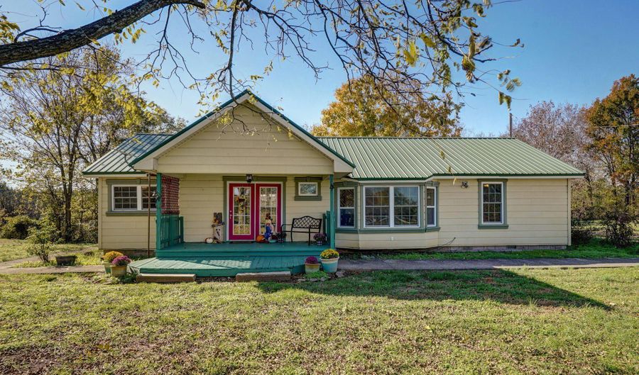 8065 N Farm Road 43, Ash Grove, MO 65604 - 2 Beds, 2 Bath