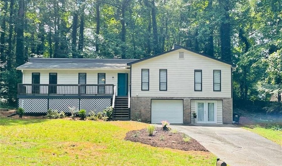 231 Lake Forest Dr, Acworth, GA 30102 - 4 Beds, 2 Bath