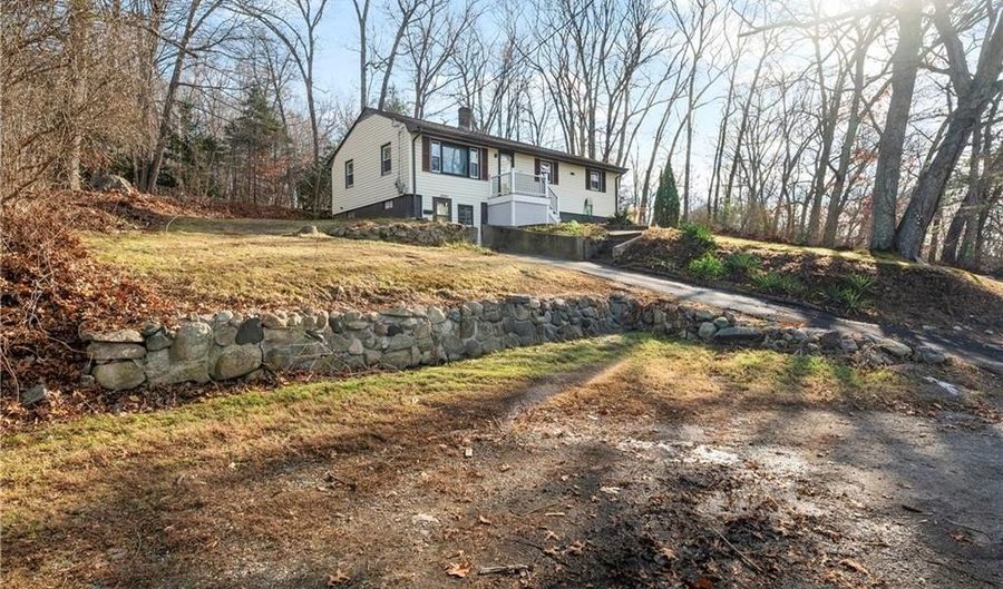 470 Saint Paul St, North Smithfield, RI 02896 - 3 Beds, 1 Bath