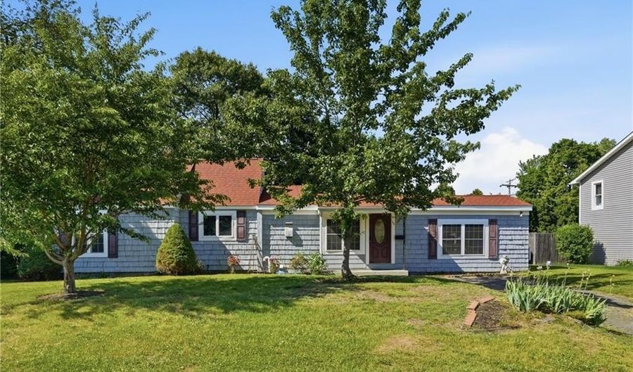 38 Franklin St, East Providence, RI 02915 - 3 Beds, 1 Bath