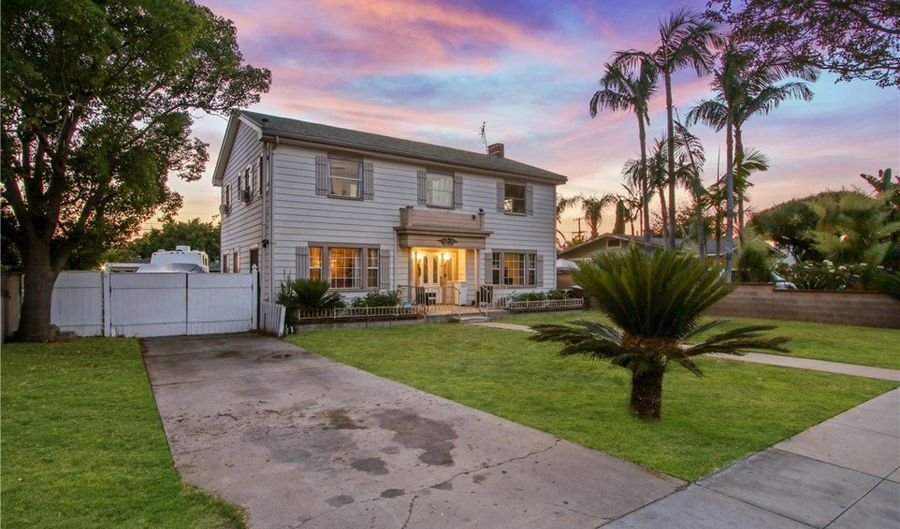 853 S Lemon St, Anaheim, CA 92805 - 4 Beds, 3 Bath