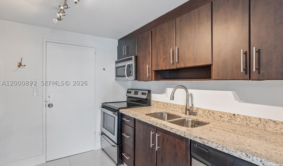 9800 W Bay Harbor Dr 308, Bay Harbor Islands, FL 33154 - 1 Beds, 2 Bath