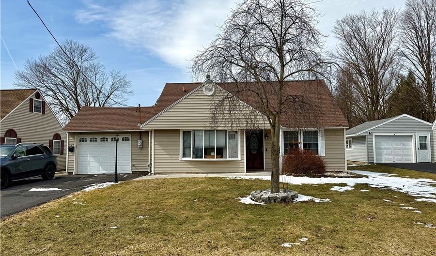 427 Van Roen Rd, Utica, NY 13502 - 2 Beds, 1 Bath