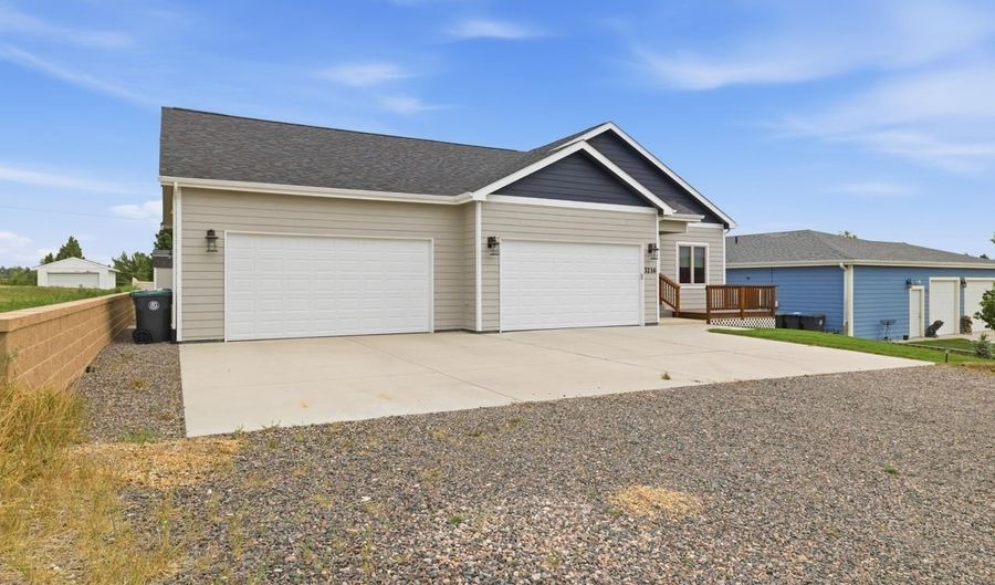 3216 LAND Ct, Cheyenne, WY 82001 - 4 Beds, 3 Bath