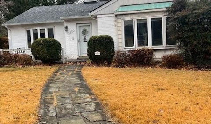 5805 CONWAY Rd, Bethesda, MD 20817 - 3 Beds, 2 Bath