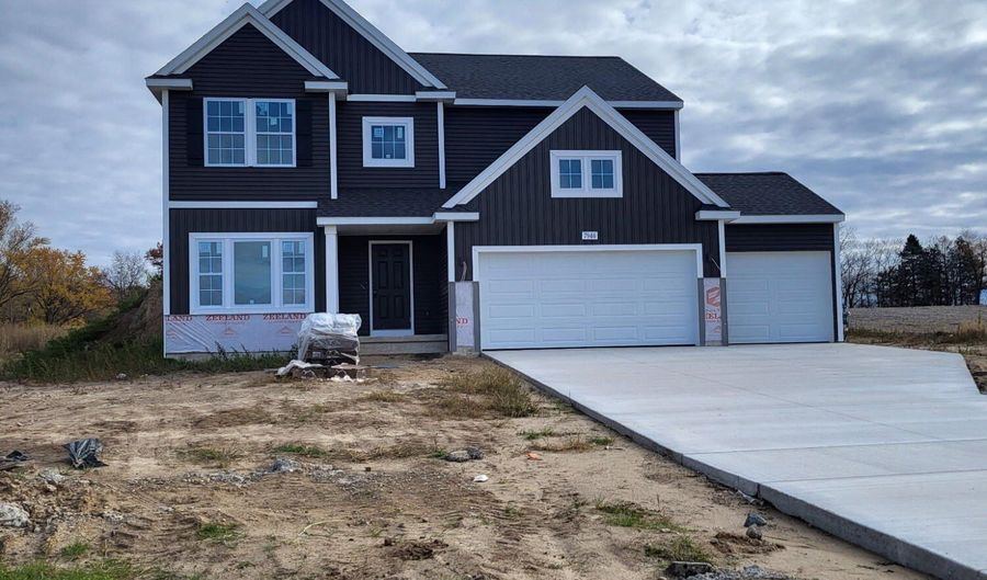 7946 Snow View Dr SE, Alto, MI 49302 - 4 Beds, 2 Bath