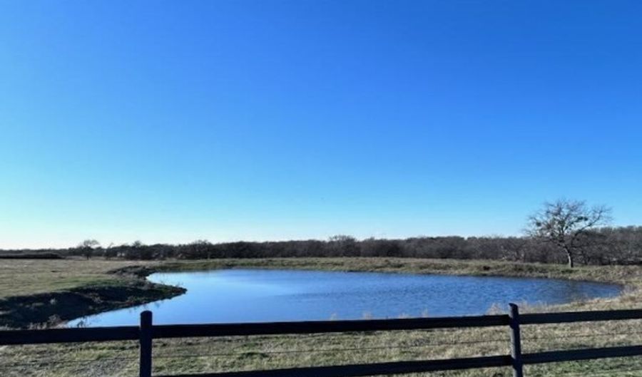 1665 W Somers Ln, Axtell, TX 76624 - 4 Beds, 4 Bath