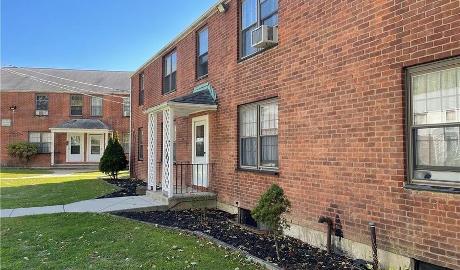 50 Mencel Cir C, Bridgeport, CT 06610 - 2 Beds, 1 Bath