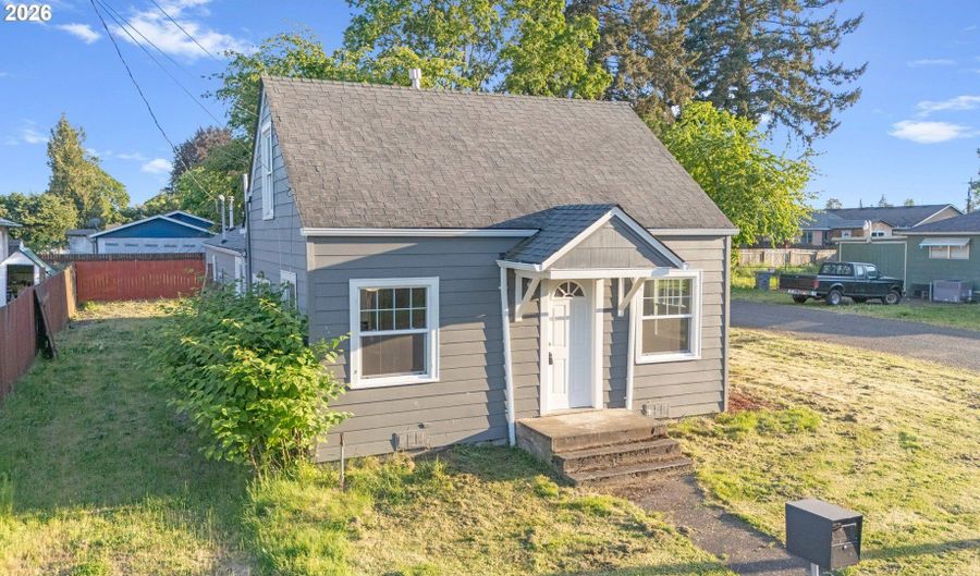 2010 E 1ST Ave, Albany, OR 97321 - 3 Beds, 2 Bath